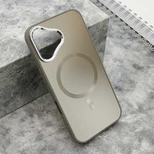 Slika od Futrola COLOR METAL MagSafe za iPhone 16 (6.1) srebrna